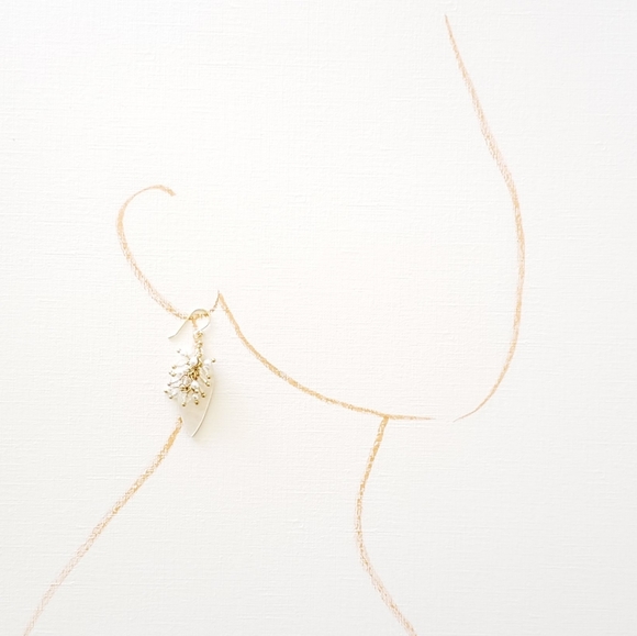 Shell pearl gold plated hook earring - Picture 4 of 4